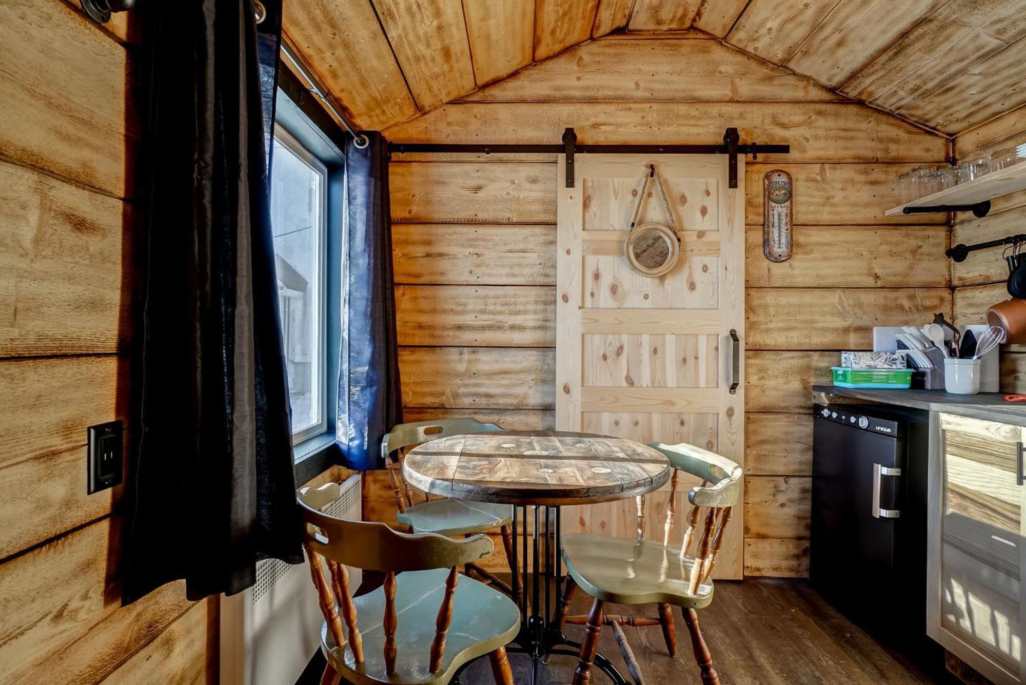 Your Cozy Cabin Retreat Saint-Remi-d'Amherst Exterior photo